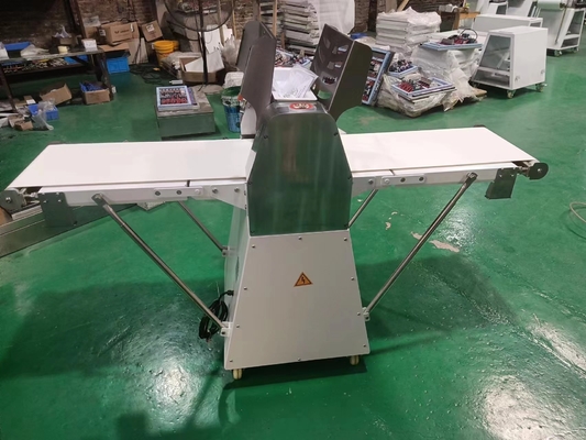 ভারী দায়িত্ব উল্লম্ব আটা শীট 0.75kw ক্ষমতা 6.5kg সর্বোচ্চ আটা ওজন রান্নাঘর সরঞ্জাম