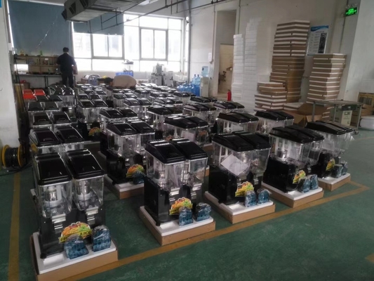 220V ভোল্টেজ এবং R134a কুলিং সিস্টেমের সাথে বাণিজ্যিক রান্নাঘর রেফ্রিজারেটর
