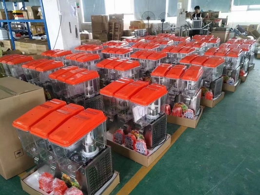 220V ভোল্টেজ এবং R134a কুলিং সিস্টেমের সাথে বাণিজ্যিক রান্নাঘর রেফ্রিজারেটর